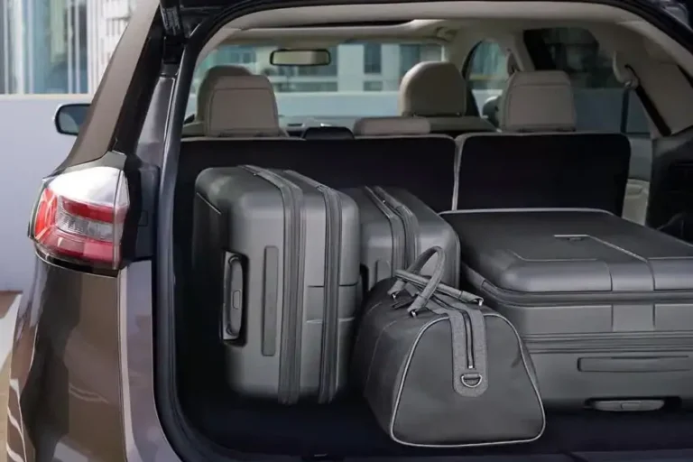ford-edge-trunk-open-678821